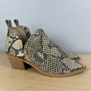 Dolce Vita Women’s Size 7.0 Sonni Snakeskin Print Slip On Heeled Ankle Booties